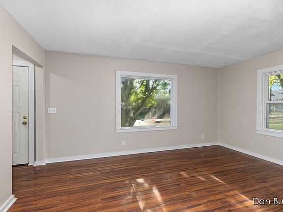 4th image of 405 S Ferry St