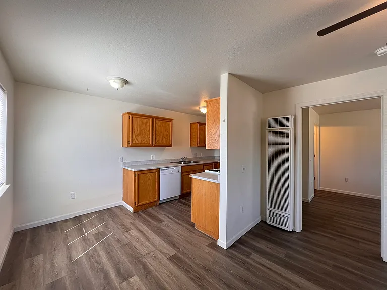 Cedar Apartments — Photo 4