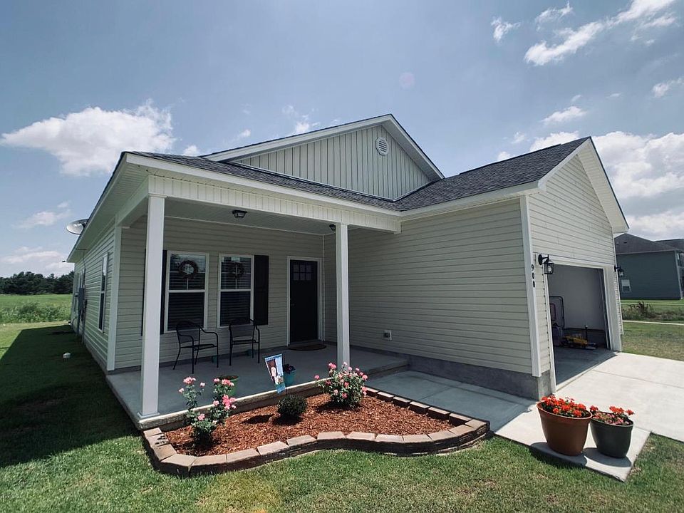 1st image of 900 Jade Ln