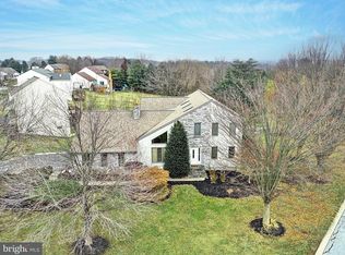 1001 Stone Manor Dr, Lancaster, PA 17603