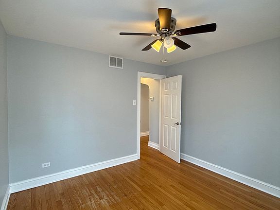 3rd image of 169 W 142nd St