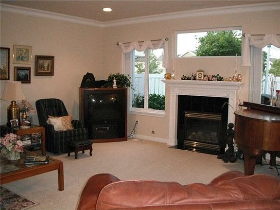 3rd image of 1301 67th St SE Unit 1C