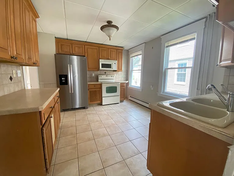 37 Benham St #1 — Photo 9