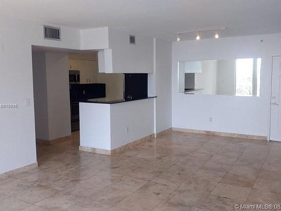 3rd image of 1625 Kennedy Cswy APT 601E