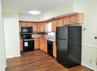 8323 Damascus Cir, Louisville, KY 40228