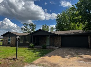 214 E H St, Jenks, OK 74037