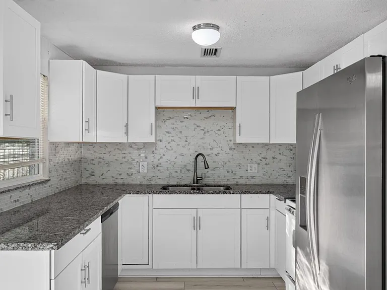442 Ameca Ave — Photo 11