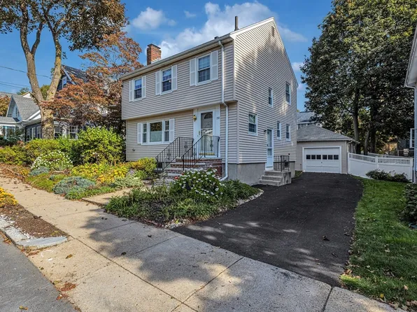 150 Aldrich St, Roslindale, MA 02131