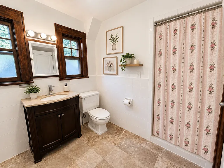 325 Bogert Ave — Photo 8