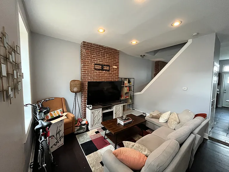 5126 Dresden Way — Photo 3