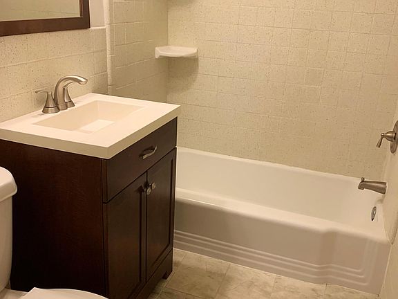 4th image of 10662 Weymouth St APT 104
