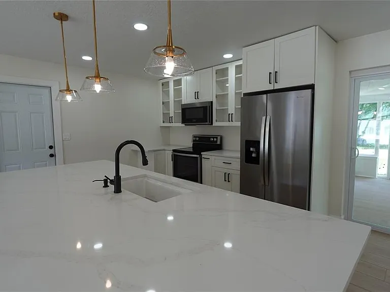 5 S Hercules Ave — Photo 9