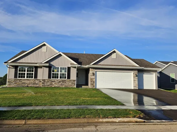 1013 Forest Garden Dr, Loves Park, IL 61111