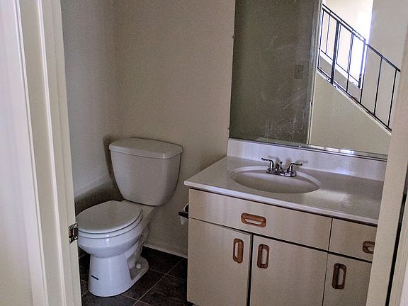 2nd image of 221 W Plymouth St APT 1