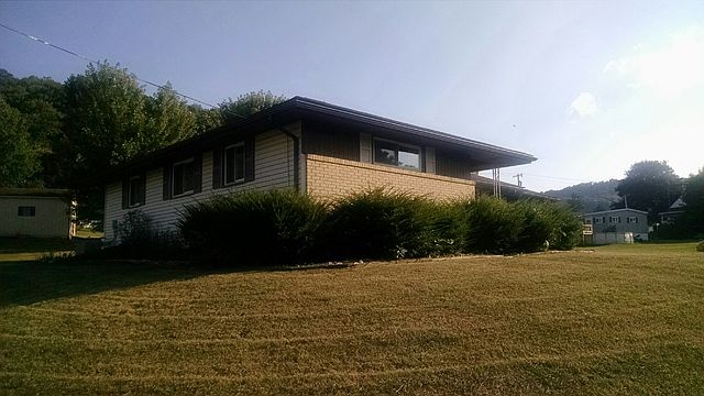 2nd image of 416 Hamilton St