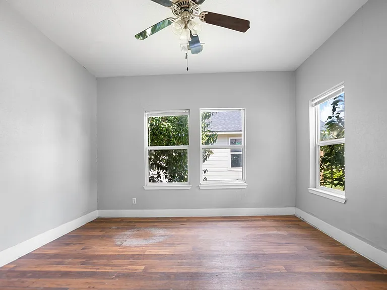 2107 Gorman Ave — Photo 14
