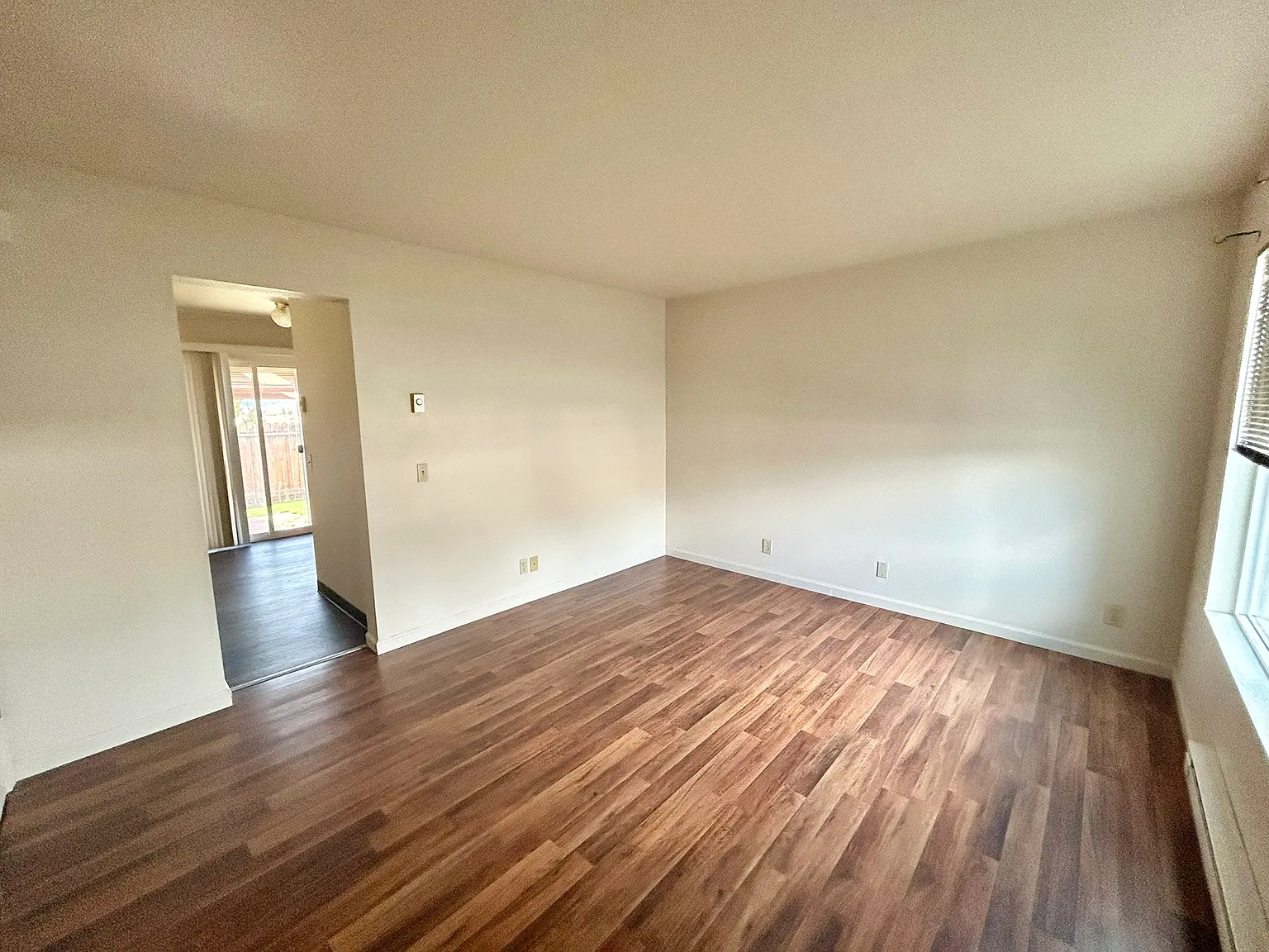 1283 Redwood Cir — Photo 2
