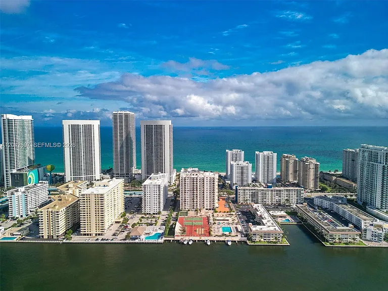 1817 S Ocean Dr #Penthouse 28 — Photo 29