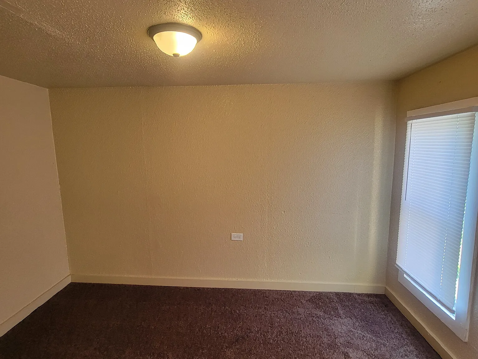 3 bed, 1.0 bath, $1,075 — Photo 2