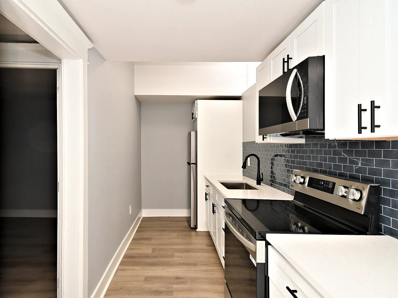 2 bed, 700 sqft, $1,400 — Photo 4