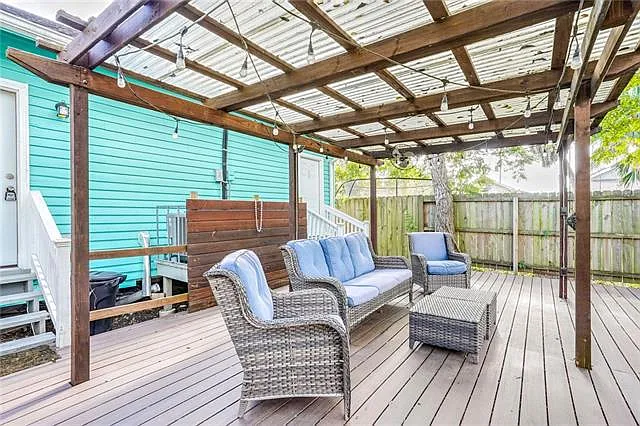 2228 Arts St — Photo 10