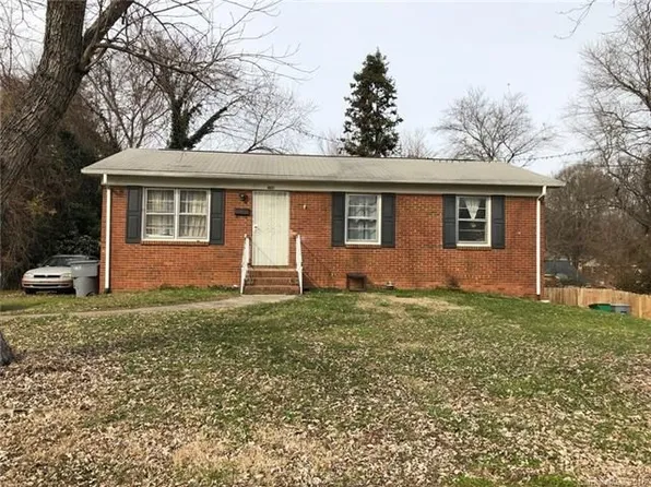 4023 Oak Forest Dr, Charlotte, NC 28215