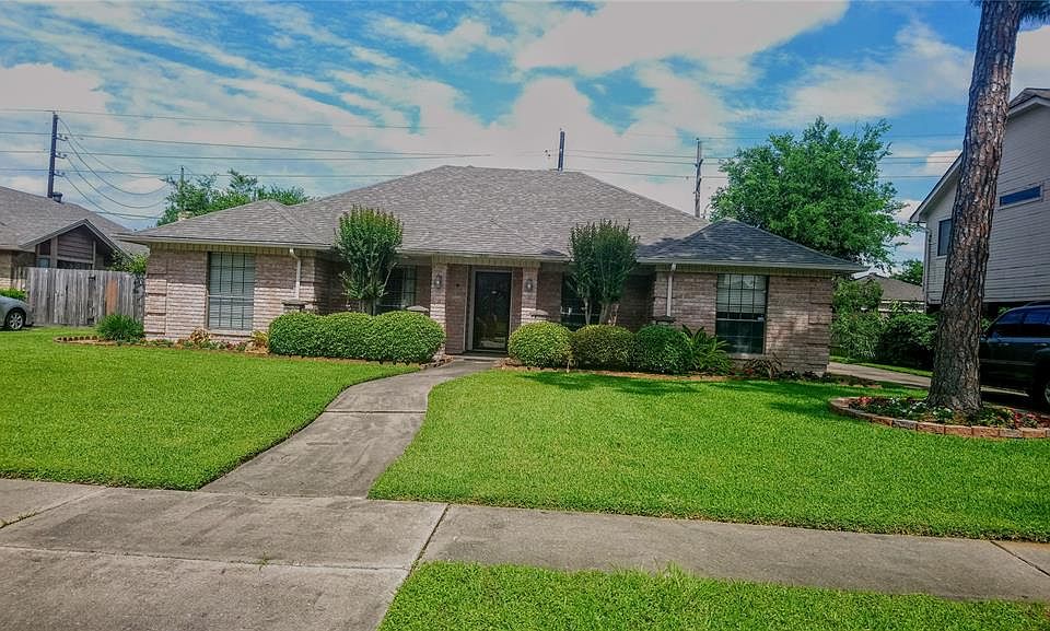 1st image of 8907 Woodleigh Dr