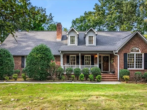 154 Briarfield Dr, Mooresville, NC 28115