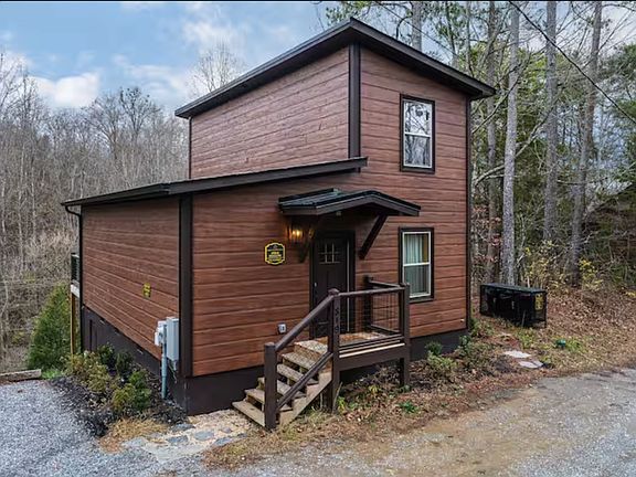 2nd image of 819 S New Era Rd