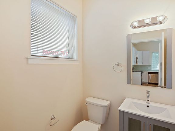 5th image of 2100 Sears St #1314