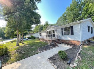 5514 Bridgeway Dr, Greensboro, NC 27406