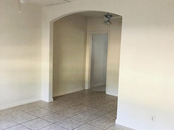 5th image of 415 SE 11th Ct #5