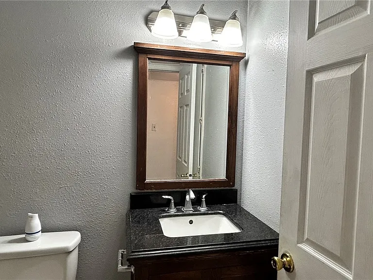 1004 Austin St #9 — Photo 16