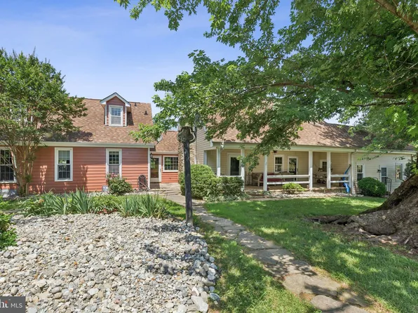 12969 Bruce Ct, Lovettsville, VA 20180
