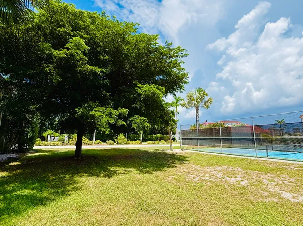 3250 10th St N APT A3, Naples, FL 34103