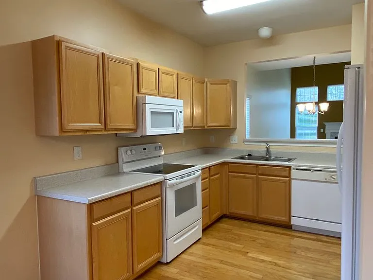 232 Hadley Commons Dr — Photo 5