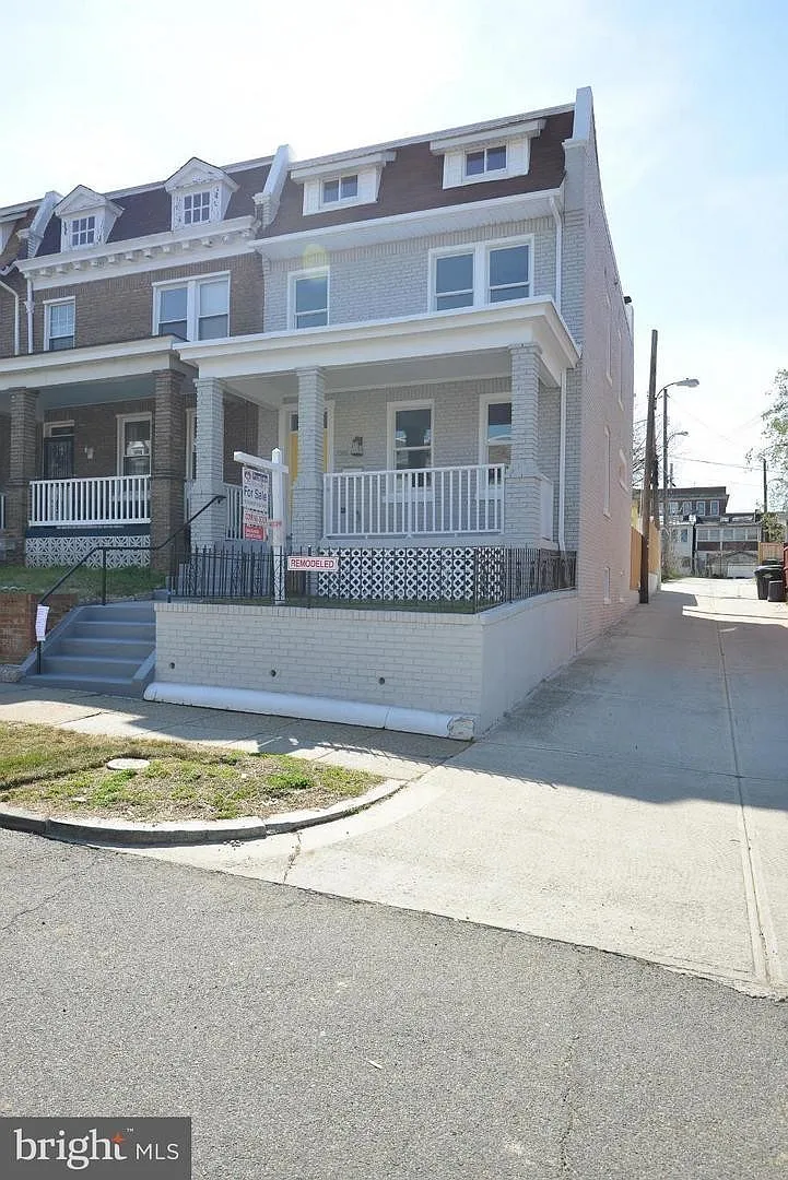 1318 Buchanan St NW photo 1
