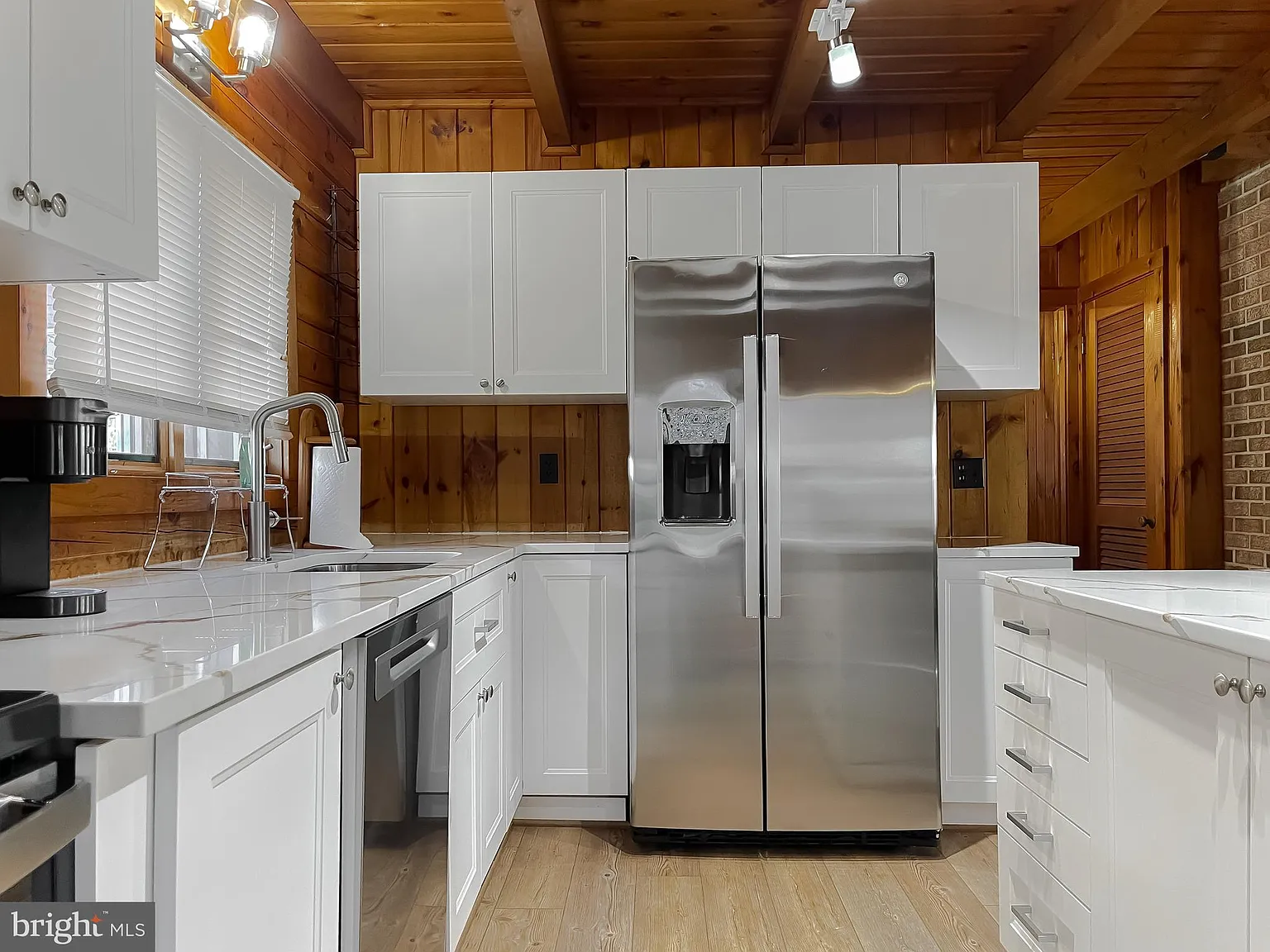 3 bed, 1238 sqft, $2,490 — Photo 2