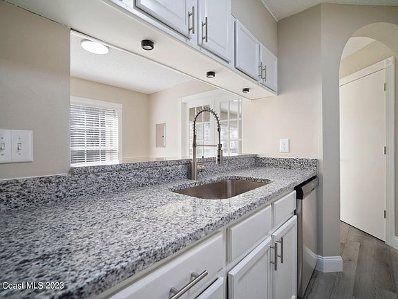 5th image of 548 Kensington Lake Cir #2