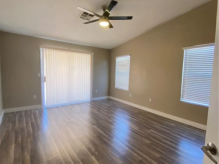 2118 Quinton Ave — Photo 9
