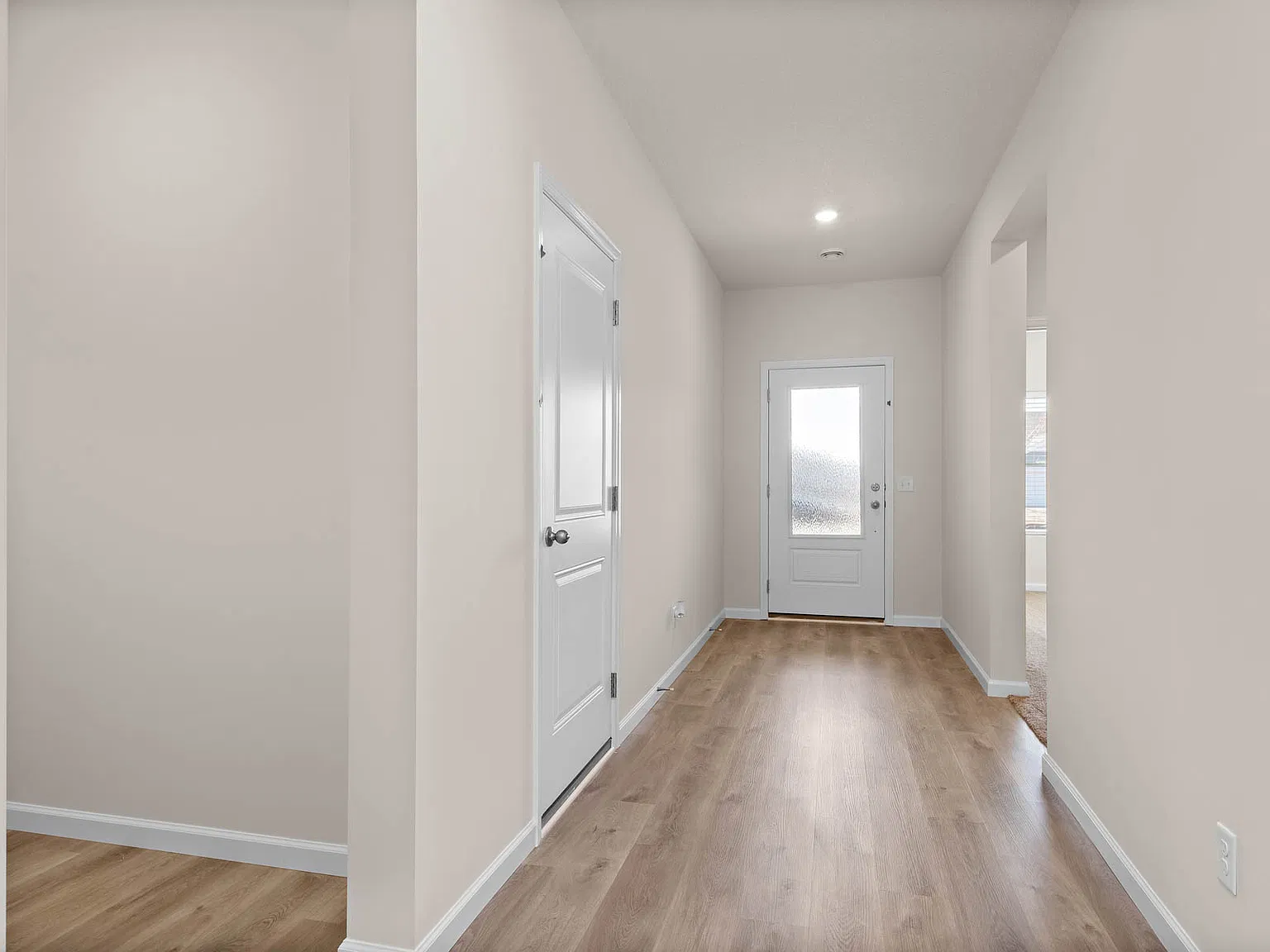 3 bed, 3000 sqft, $2,500 — Photo 2