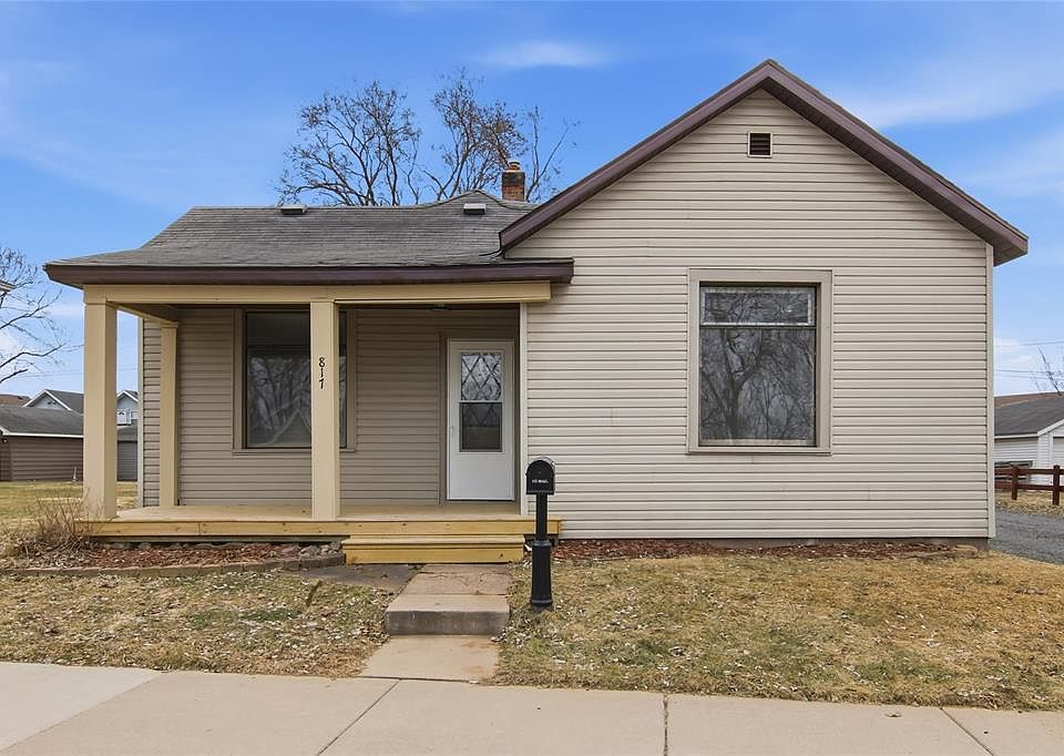 1st image of 817 E Grand Avenue