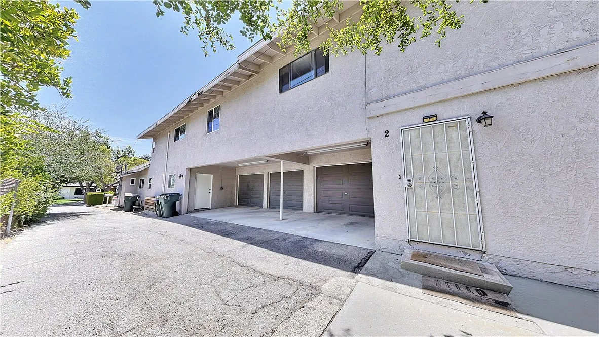 6 bed, 4291 sqft, $6,500 — Photo 2