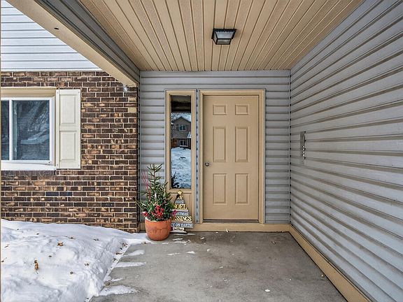 2nd image of 4339 Buckingham Ct #1106