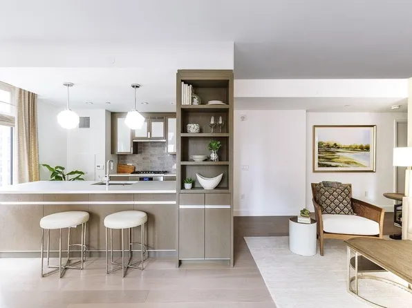 100 Lovejoy Wharf #12NA, Boston, MA 02114