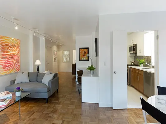 Sold by Sotheby's International Realty | media 31