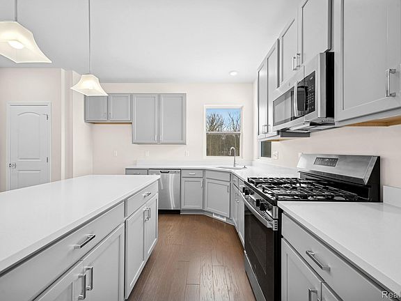 7th image of this home