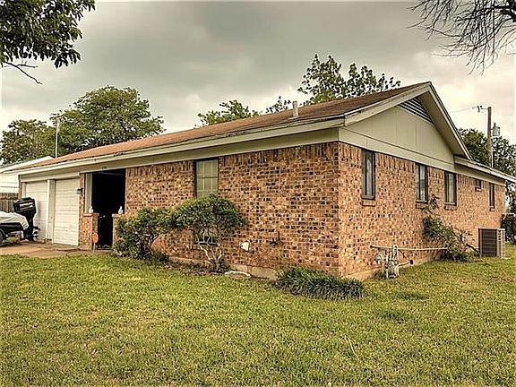 2nd image of 2700 Birch Park Dr