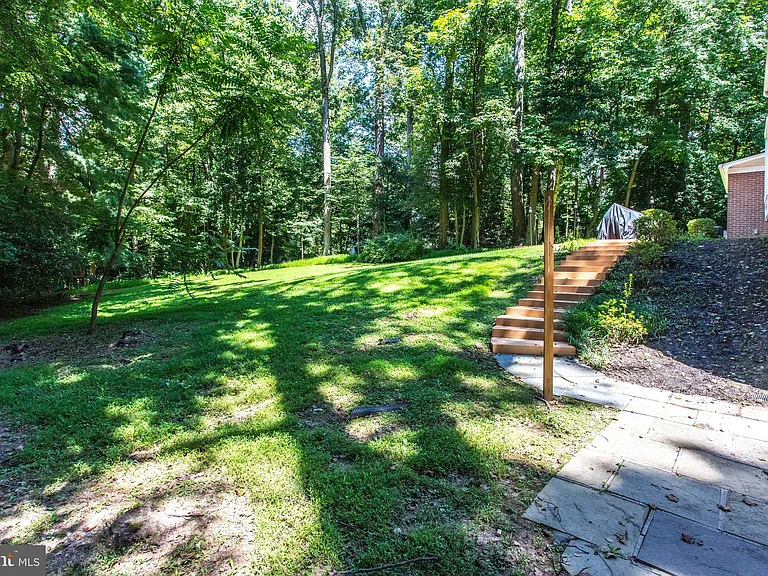 8500 Brook Rd — Photo 49