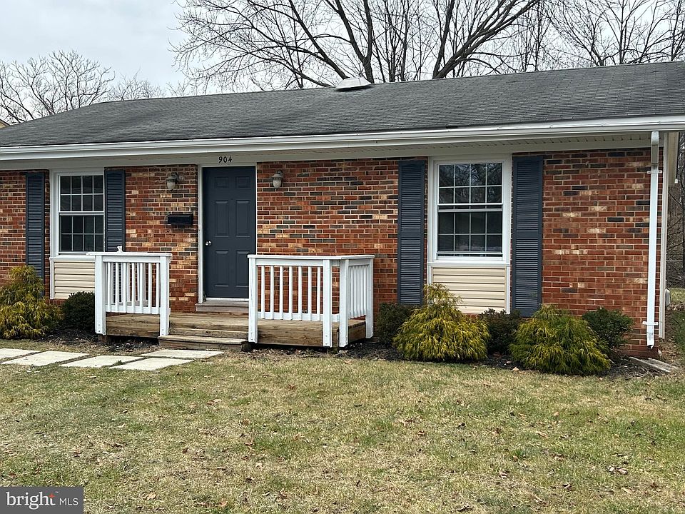 1st image of 904 Opequon Ave